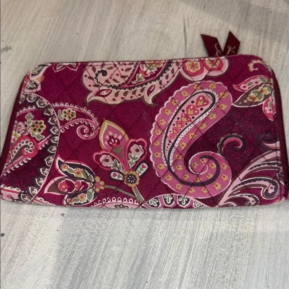 Vera Bradley Pink Paisley Tote and Wallet Set with Vera Bradley Keychain - Picture 3 of 11